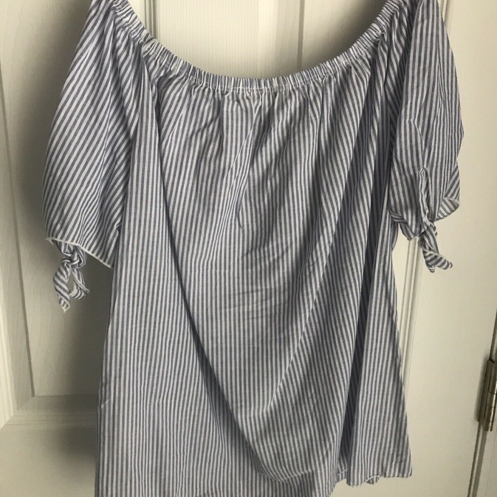 Women's Off The Shoulder Shirt Size Large